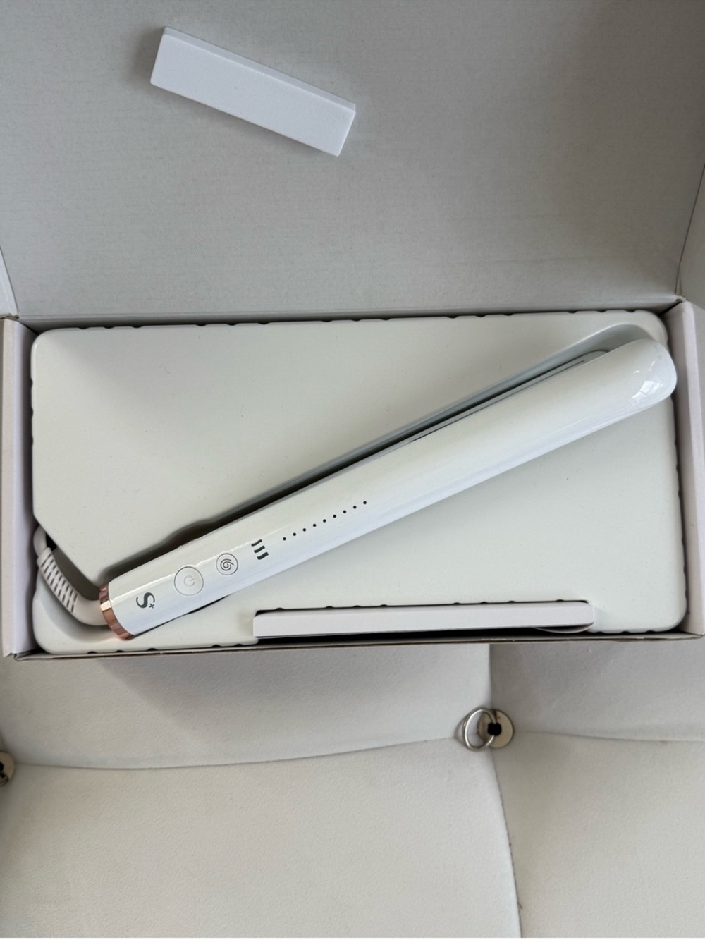 T3 White Hair Straightening Iron with Rose Gold Accent - Picture 3 of 6